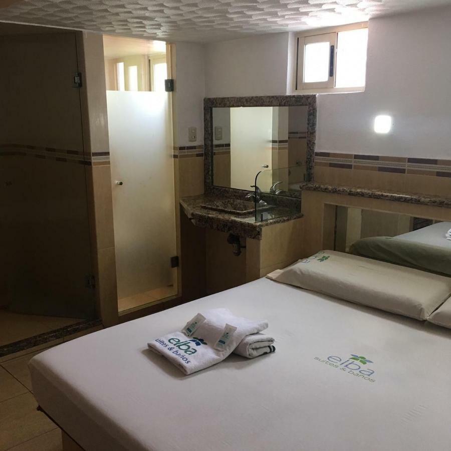 Hotel & Suites Elba Toluca Ngoại thất bức ảnh